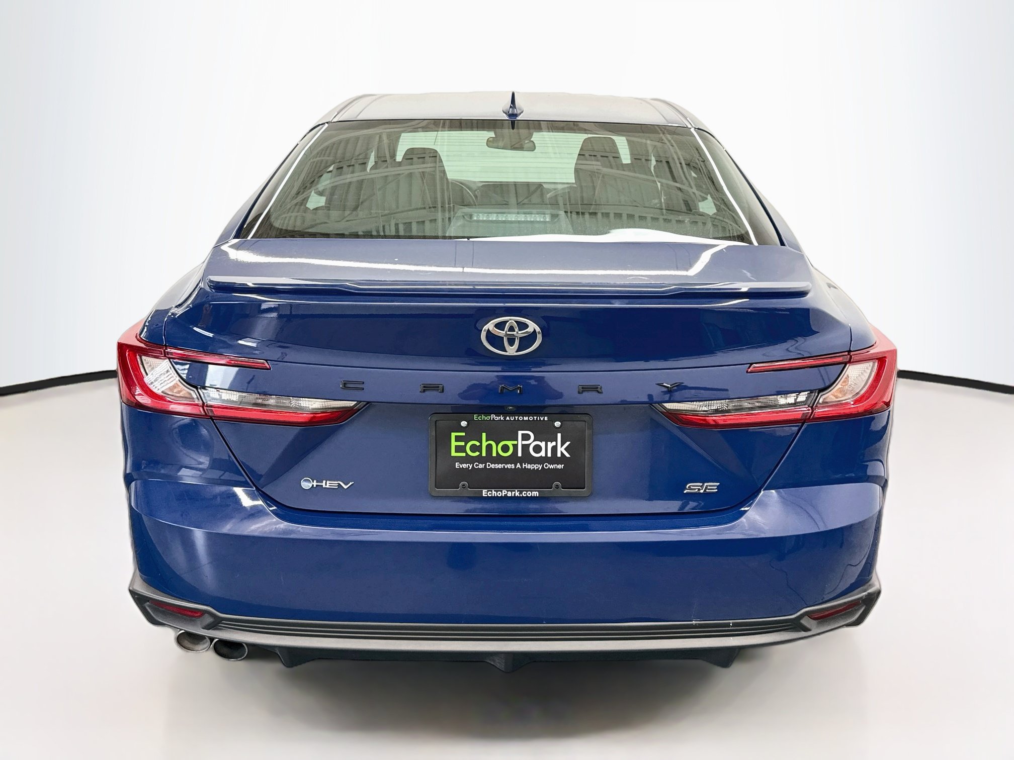 Used 2025 Toyota Camry SE FWD image 7