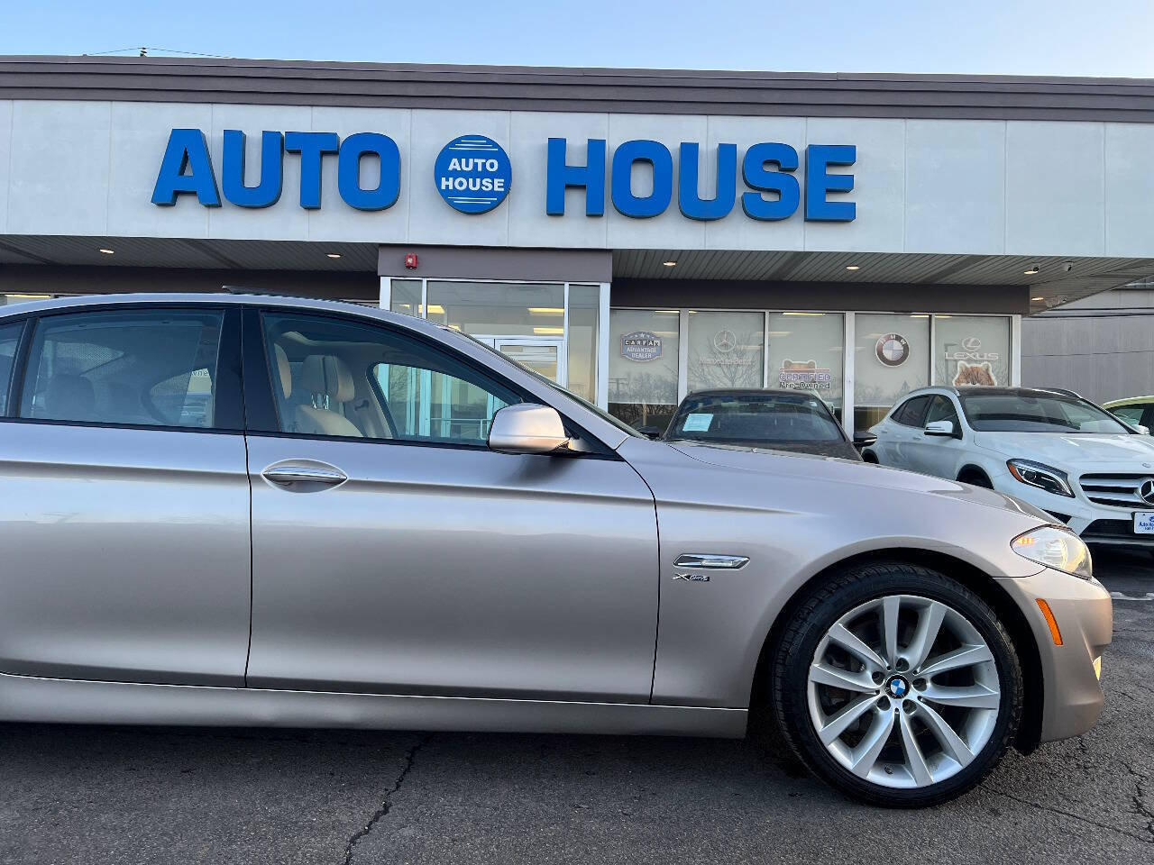 Used 2011 BMW 535i xDrive Sedan AWD/4WD image 10