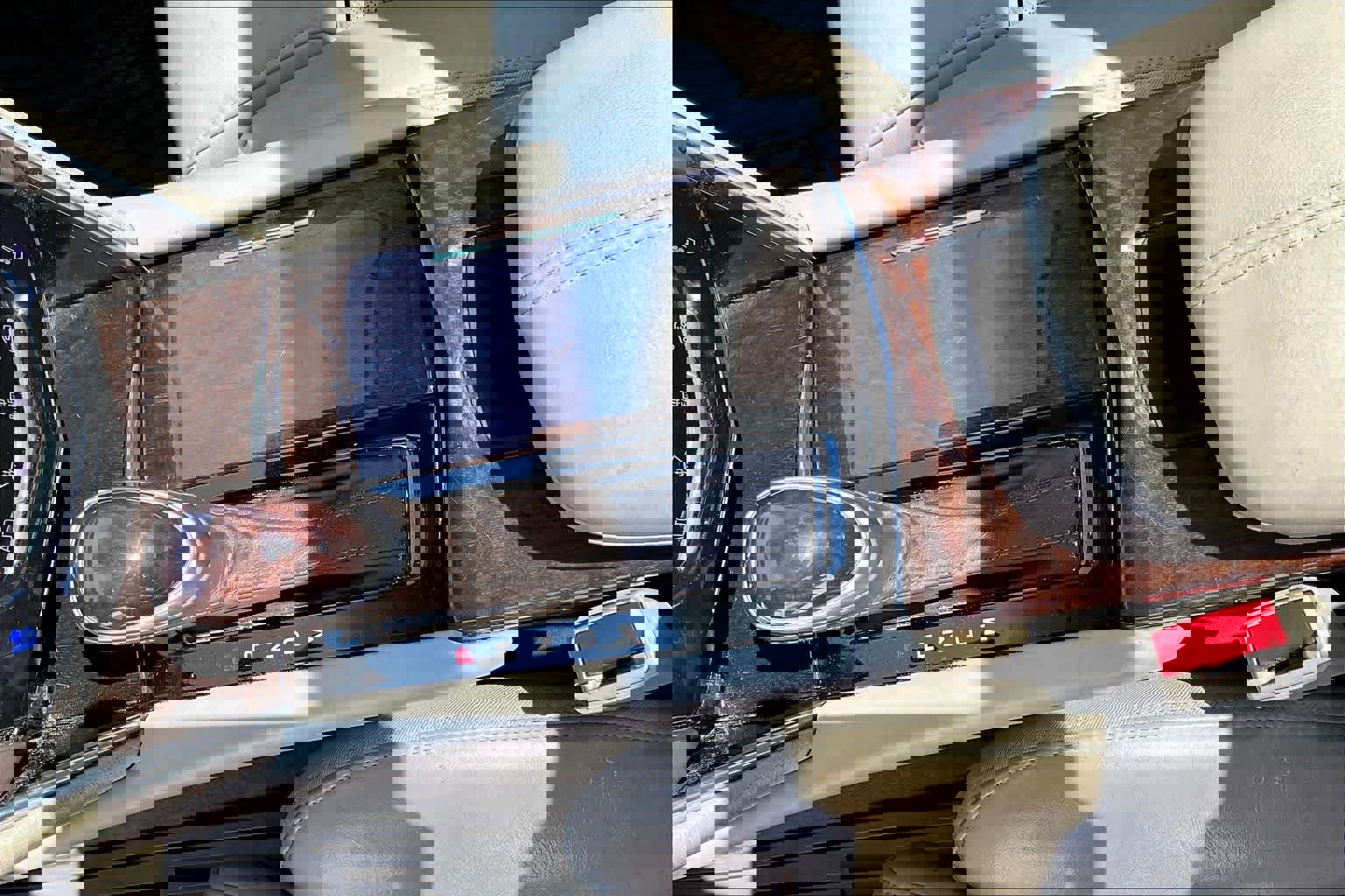 Used 2014 Cadillac XTS Platinum image 15