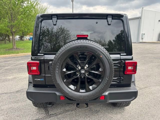 Used 2021 Jeep Wrangler Unlimited Sahara w/ Dual Top Group image 8