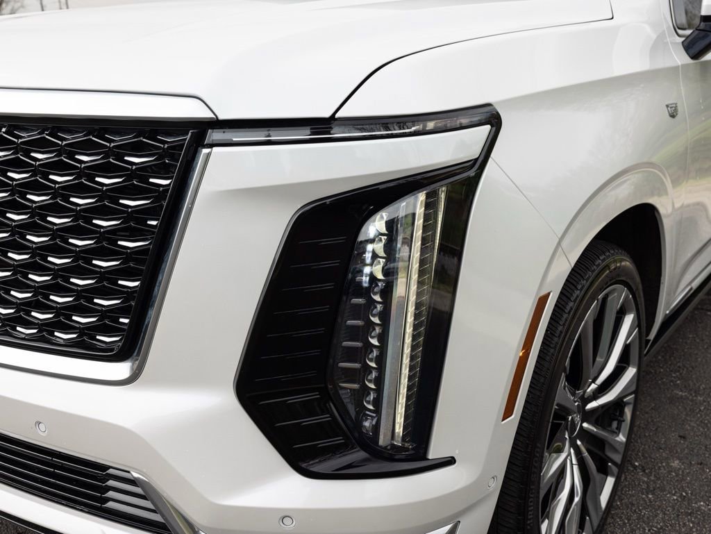 Used 2025 Cadillac Escalade Premium Luxury w/ Touring Package image 13