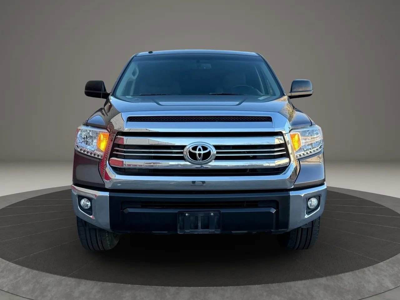 Used 2017 Toyota Tundra SR5 image 2