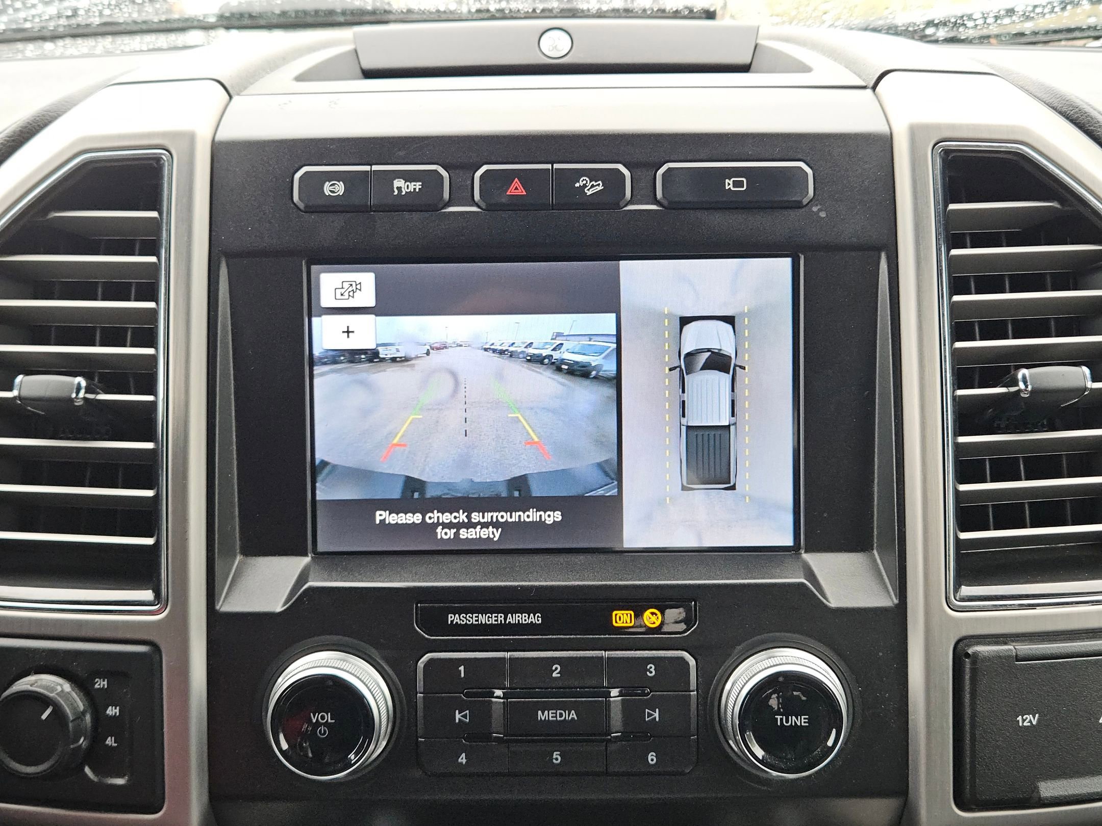 Used 2019 Ford F250 Platinum w/ FX4 Off-Road Package AWD/4WD image 18