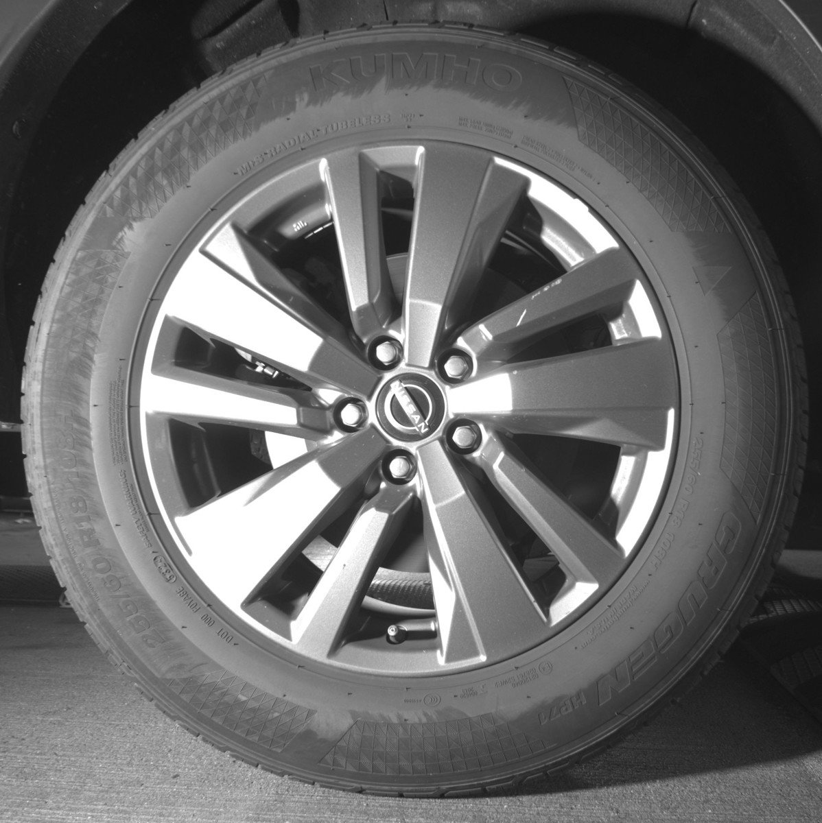 Used 2025 Nissan Pathfinder SV image 15