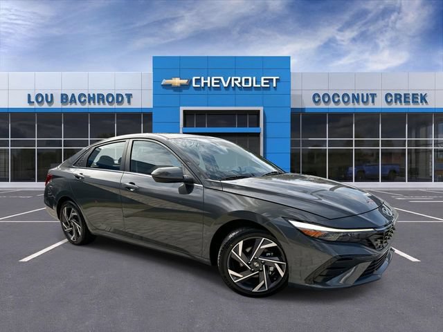 Used 2025 Hyundai Elantra SEL FWD image 1