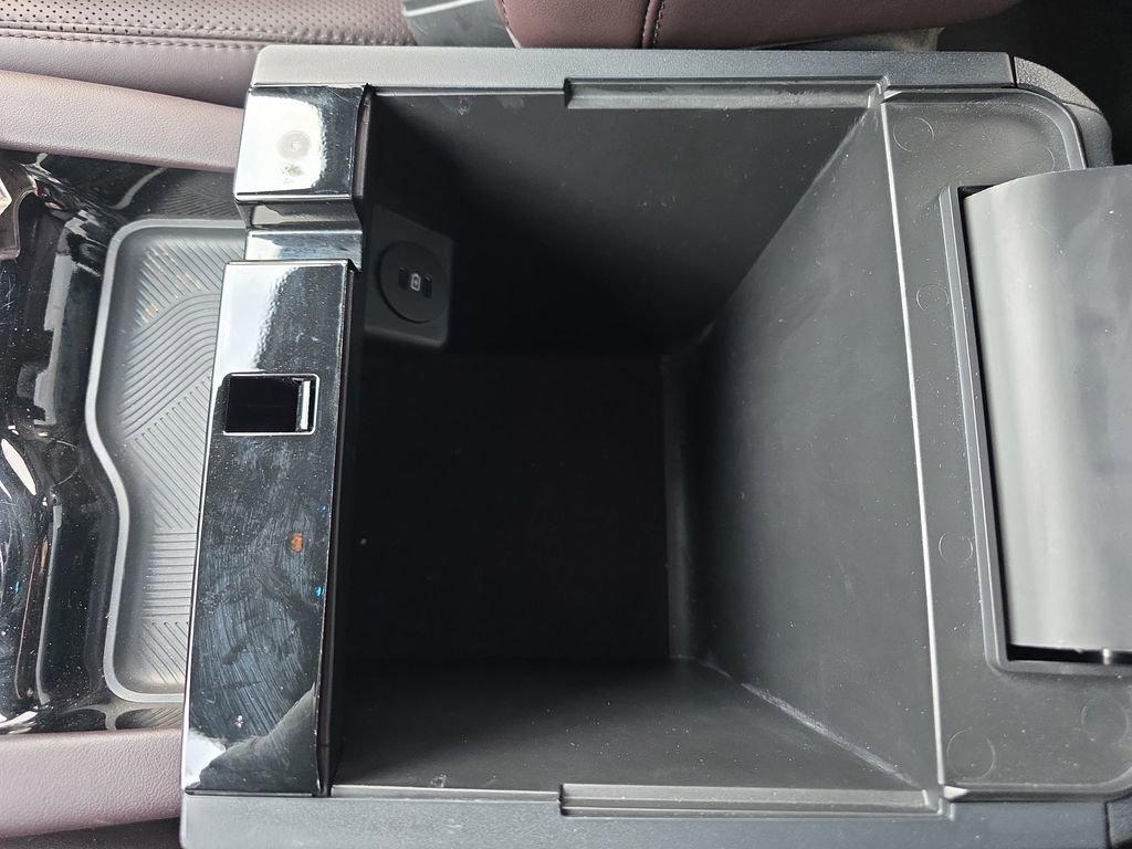 Used 2025 Ford Explorer Platinum w/ LUX Leather Package AWD/4WD image 37