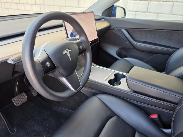 Used 2021 Tesla Model Y Long Range AWD/4WD image 21