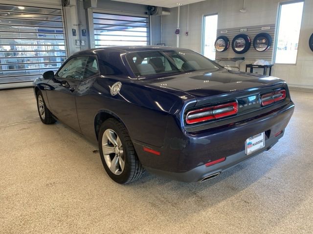 Used 2016 Dodge Challenger SXT image 8