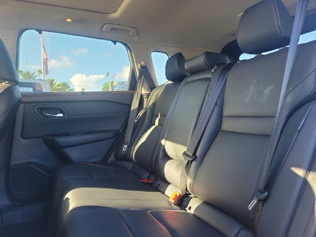 Used 2023 Nissan Rogue SV w/ SV Premium B Package FWD image 12