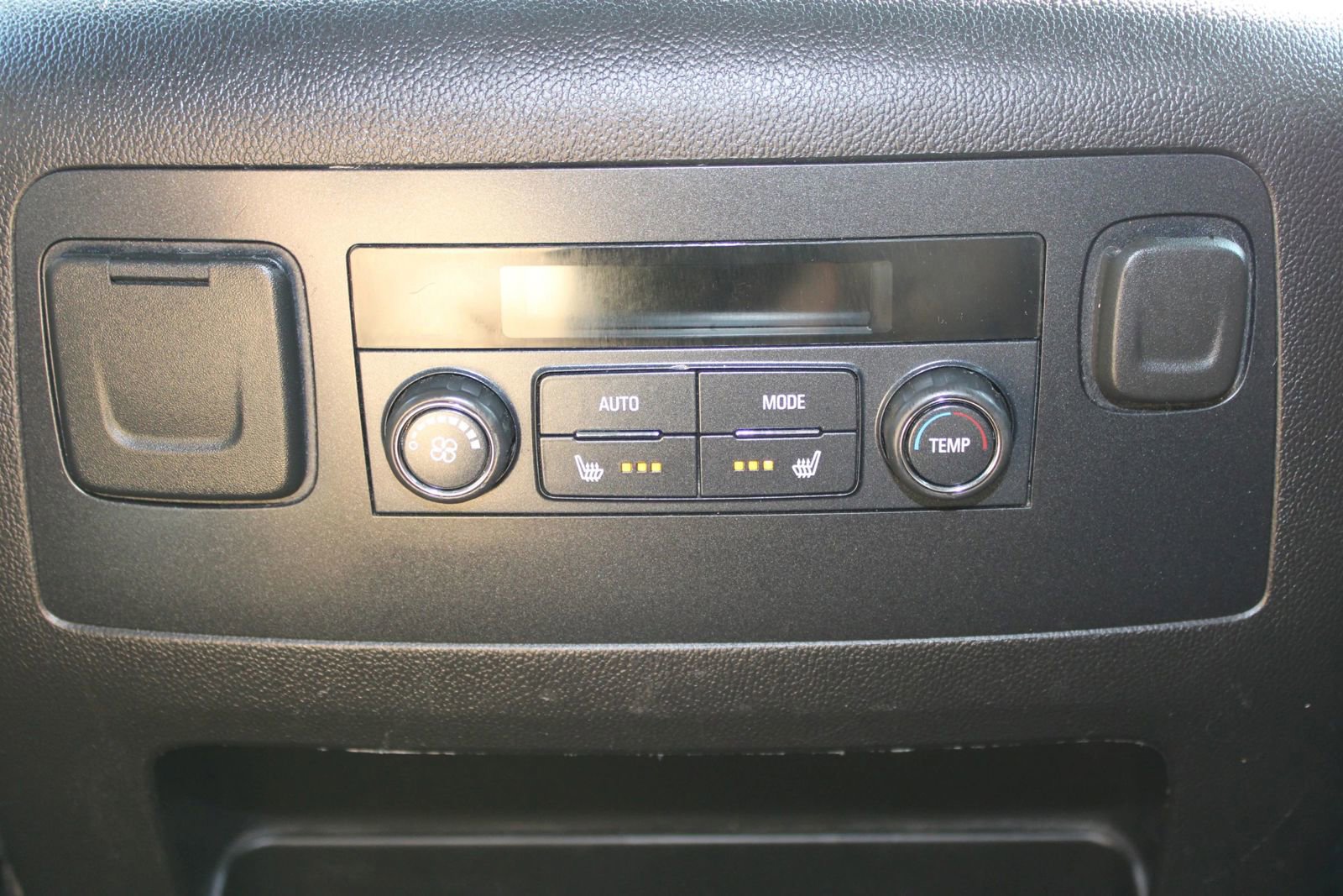 Used 2018 Chevrolet Tahoe Premier image 26