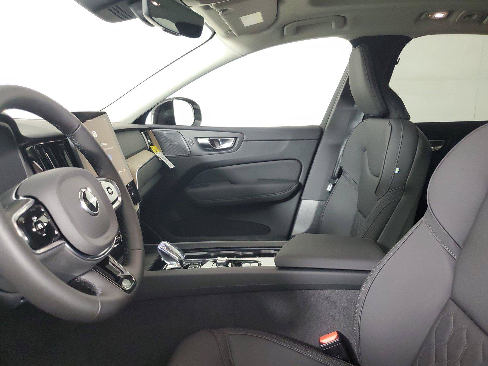 New 2027 Volvo XC60 B5 Plus AWD/4WD image 22