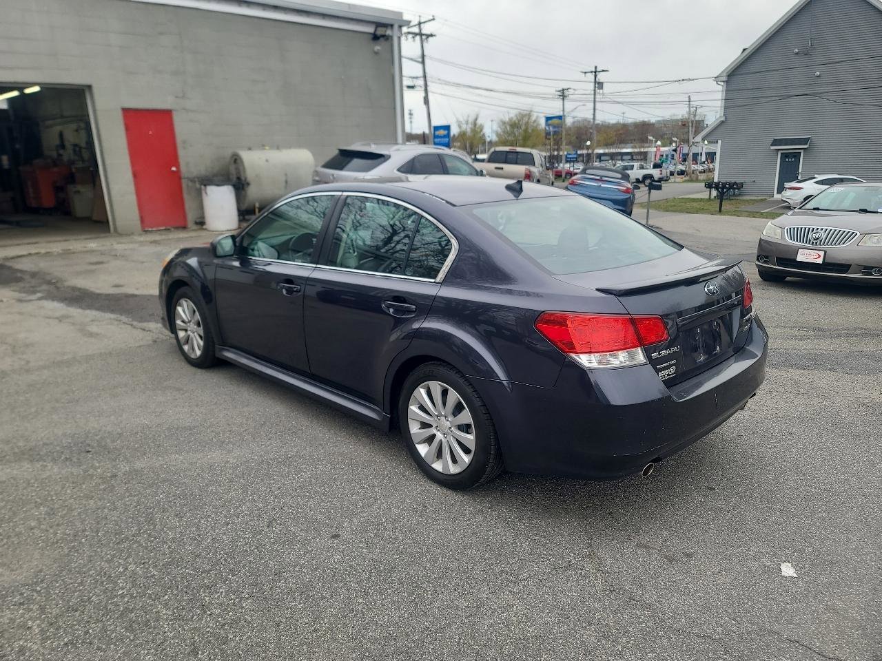 Used 2011 Subaru Legacy 3.6R Limited AWD/4WD image 5