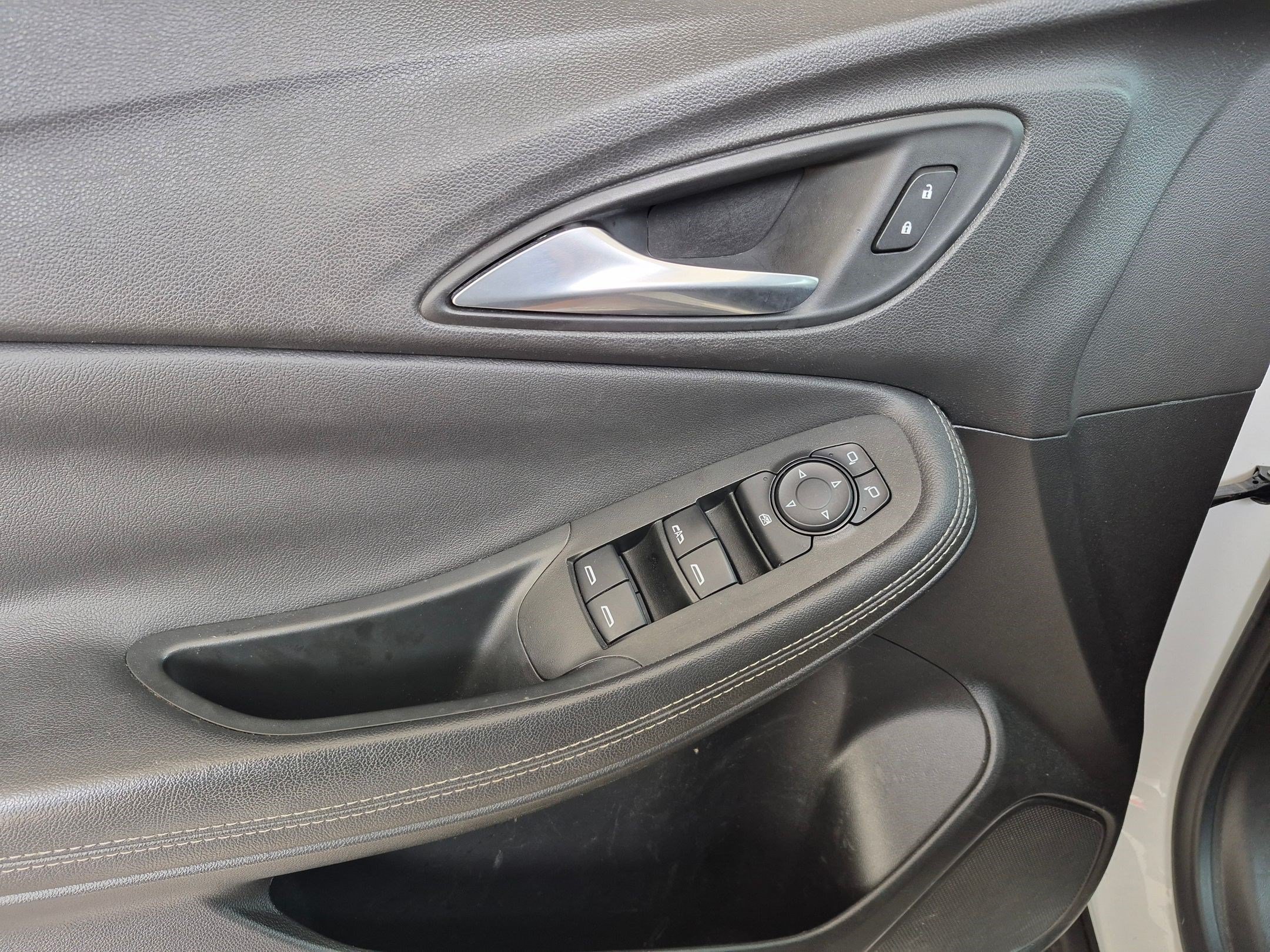 Used 2020 Buick Encore GX Select w/ Experience Buick Package FWD image 14