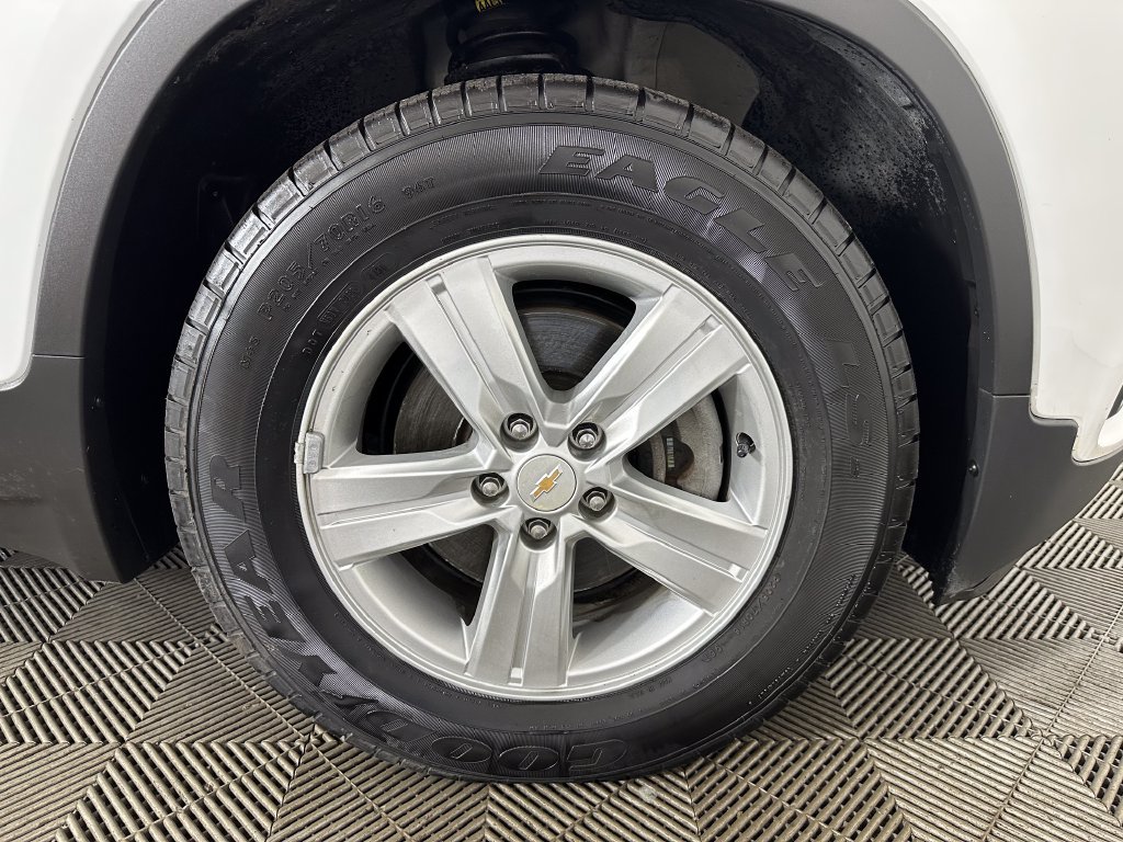 Used 2020 Chevrolet Trax LT w/ Driver Confidence Package FWD image 31