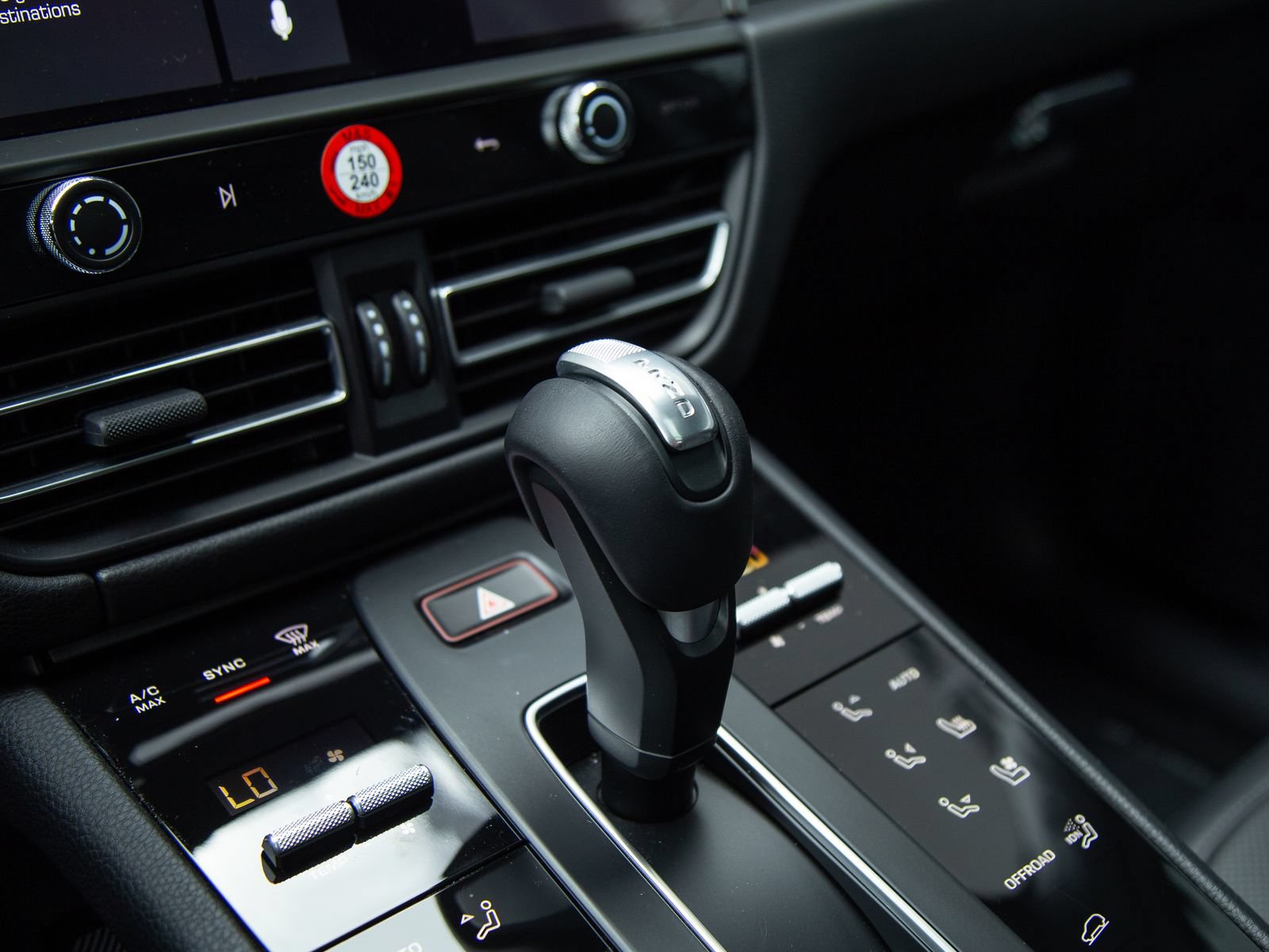 Used 2026 Porsche Macan AWD/4WD image 22