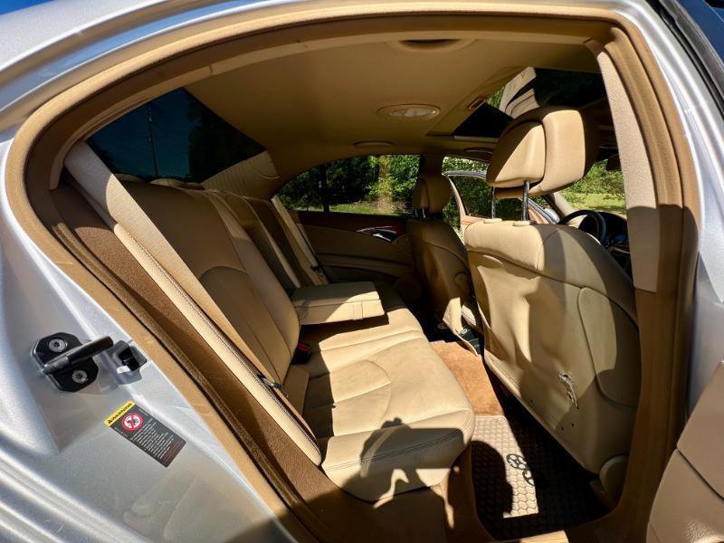 Used 2009 Mercedes-Benz E 320 BlueTEC Sedan image 11