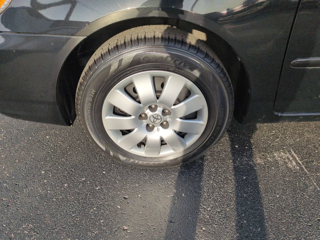 Used 2004 Toyota Corolla LE FWD image 26