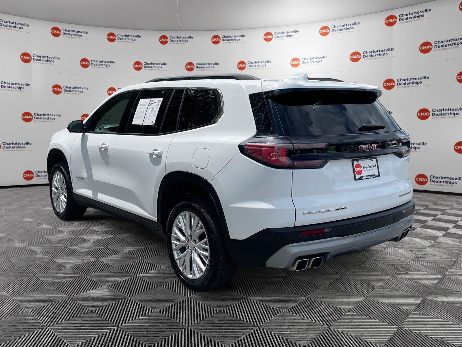 Used 2026 GMC Acadia Elevation w/ Elevation Premium Package AWD/4WD image 3