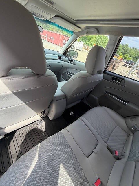 Used 2013 Subaru Forester 2.5X Premium w/ All-Weather Plus Pkg AWD/4WD image 23