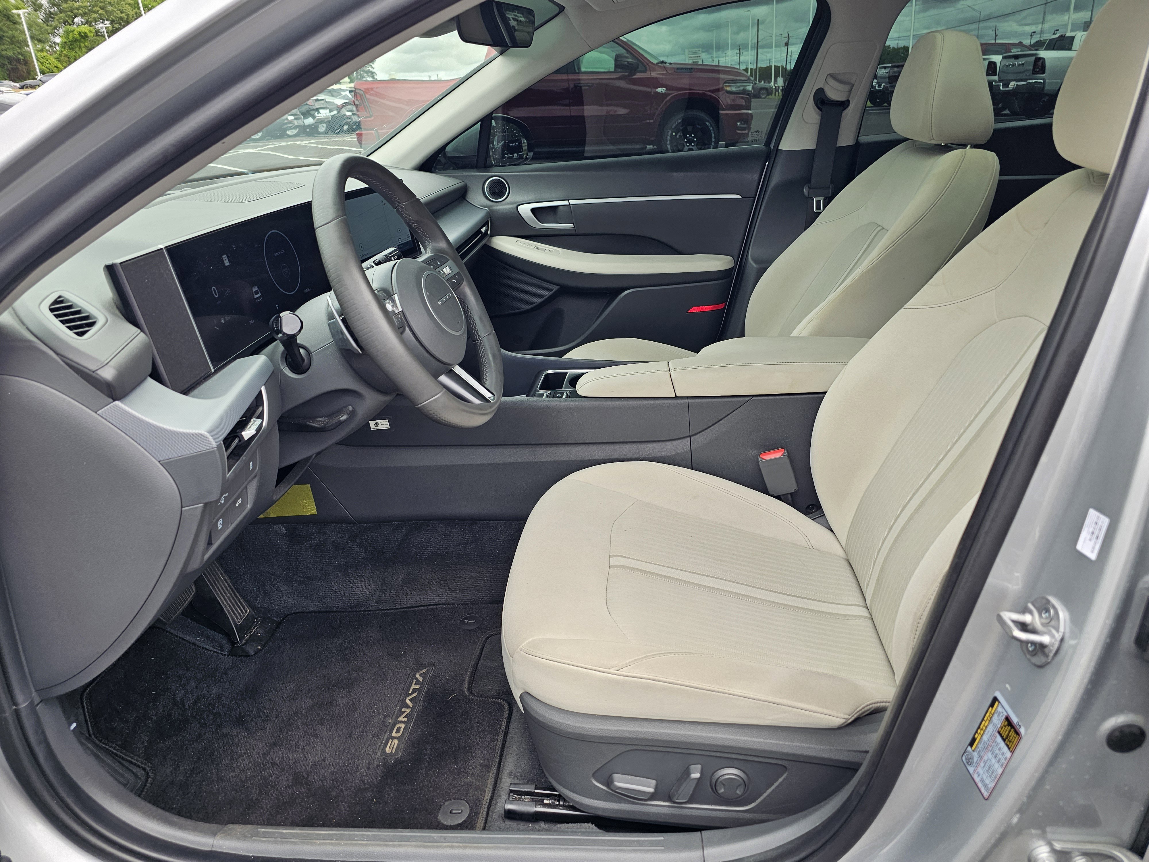 Used 2025 Hyundai Sonata SEL FWD image 15