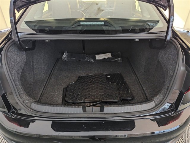 Certified 2022 Volkswagen Jetta SE w/ Panoramic Sunroof Package image 14