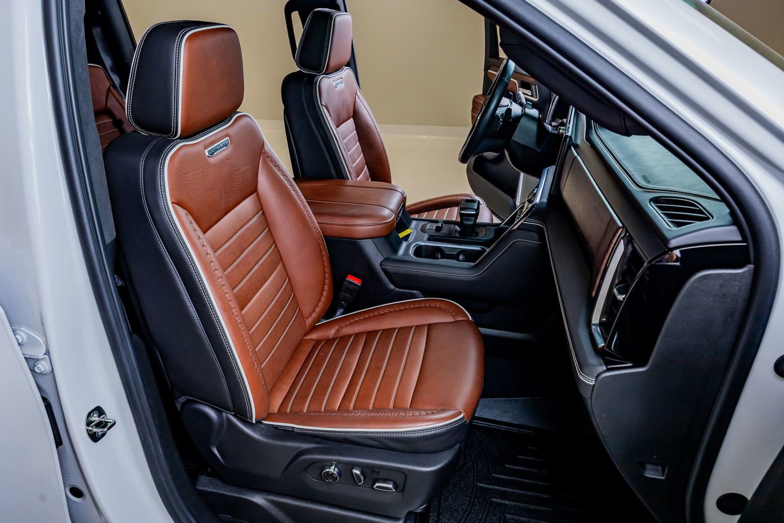 Used 2024 GMC Sierra 1500 Denali Ultimate image 29