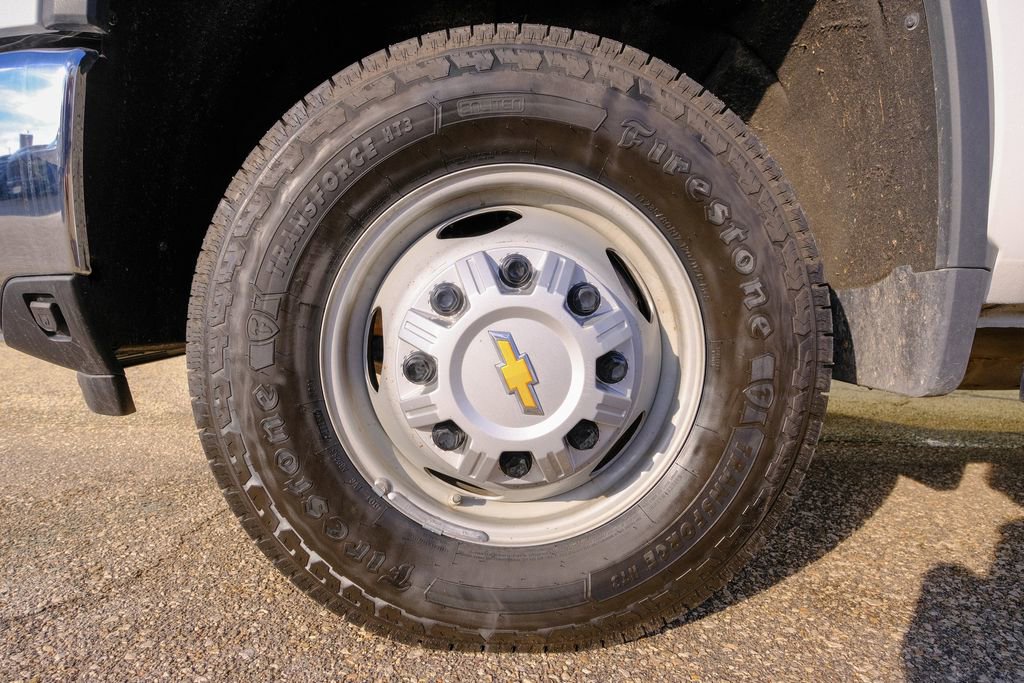 Used 2024 Chevrolet Silverado 3500 W/T image 36