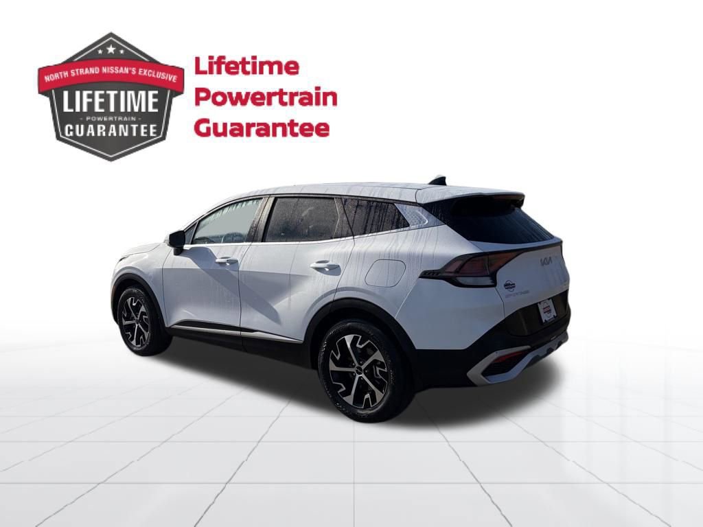 Used 2025 Kia Sportage EX image 3