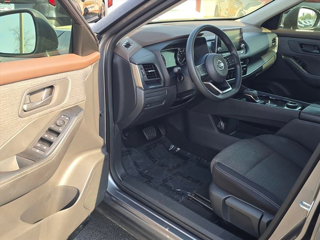 Used 2021 Nissan Rogue S image 9