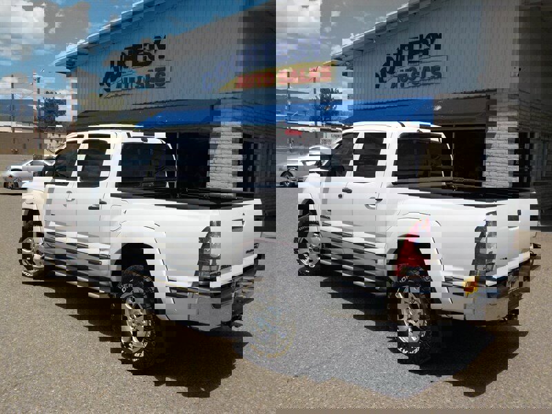 Used 2014 Toyota Tacoma PreRunner w/ TRD Off-Road Package RWD image 5