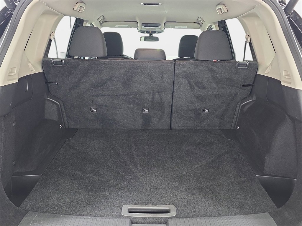 Used 2025 Nissan Rogue SV image 32
