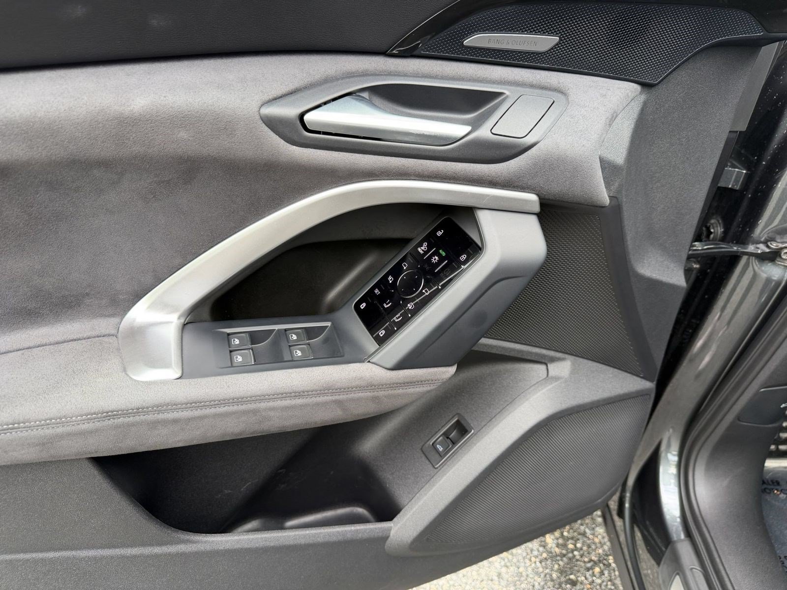 Used 2025 Audi SQ5 Premium Plus AWD/4WD image 14