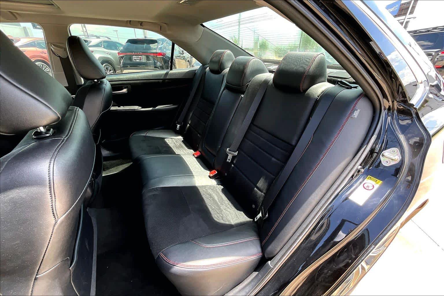 Used 2017 Toyota Camry XSE w/ Moonroof Package FWD image 21