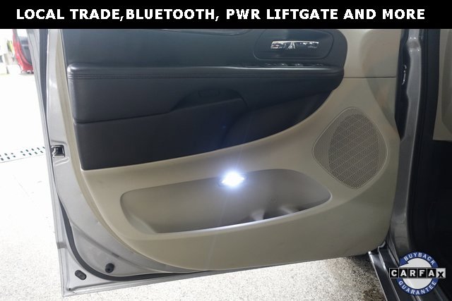 Used 2013 Dodge Grand Caravan SXT w/ Rear Park Assist Pkg image 11