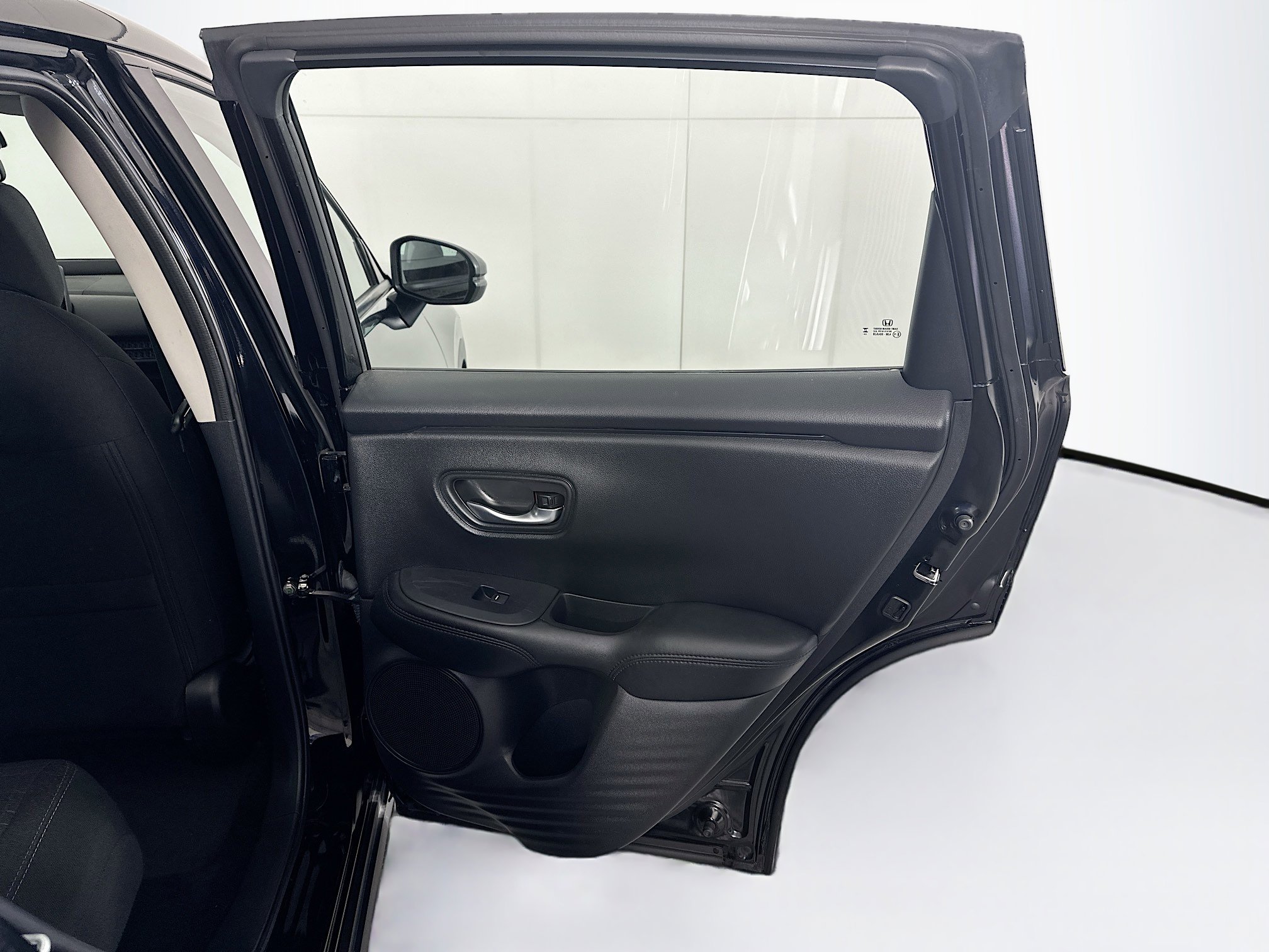 Used 2025 Honda HR-V LX image 27
