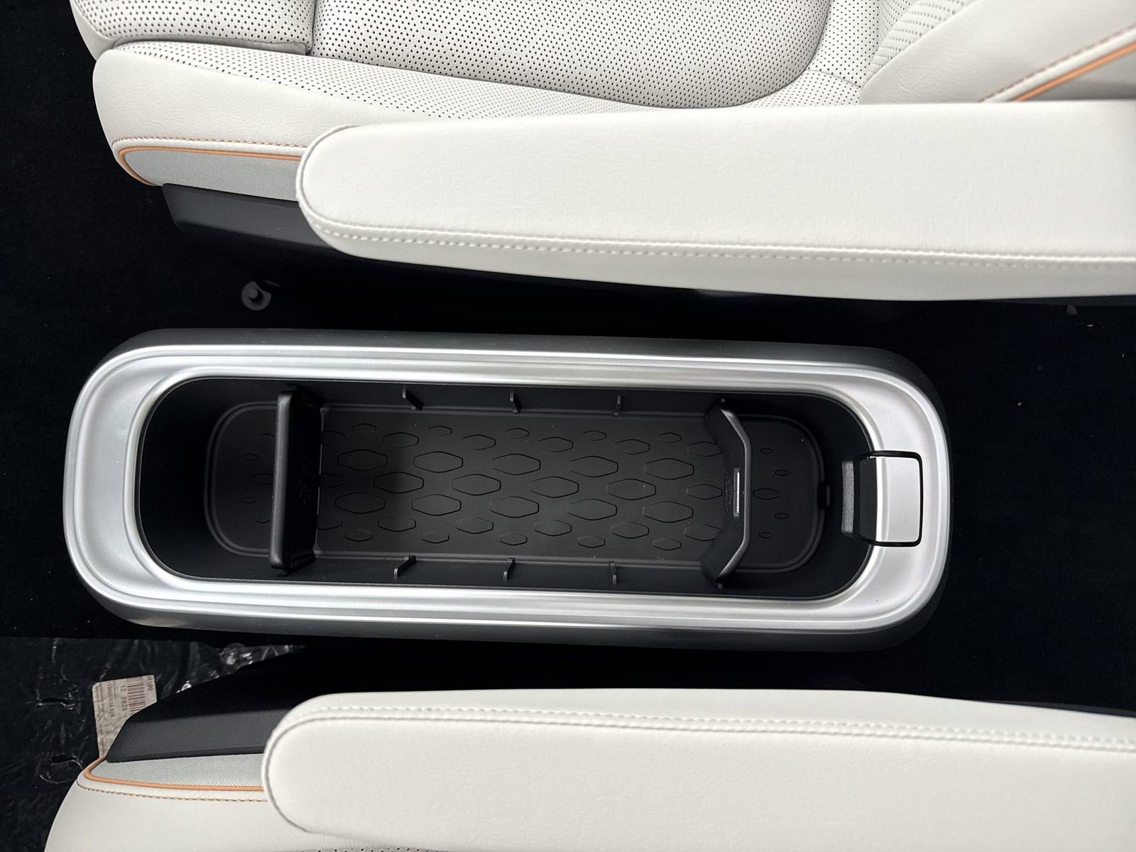 New 2025 Volkswagen ID. Buzz 1st Edition image 21