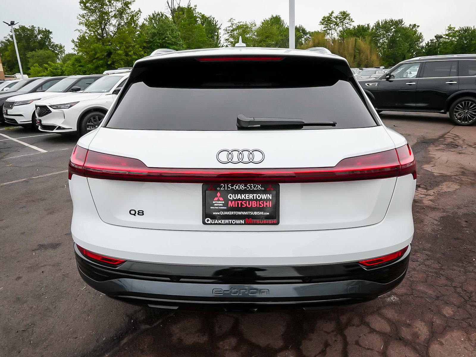 Used 2024 Audi Q8 e-tron Premium Plus AWD/4WD image 5