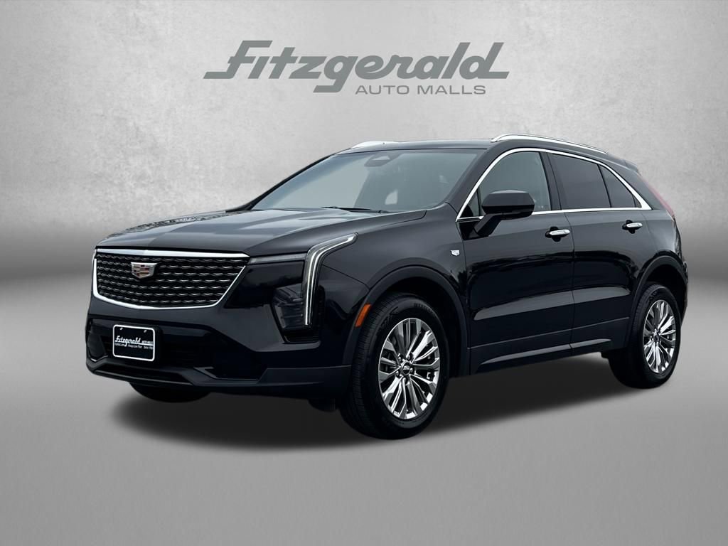Used 2024 Cadillac XT4 Premium Luxury image 2