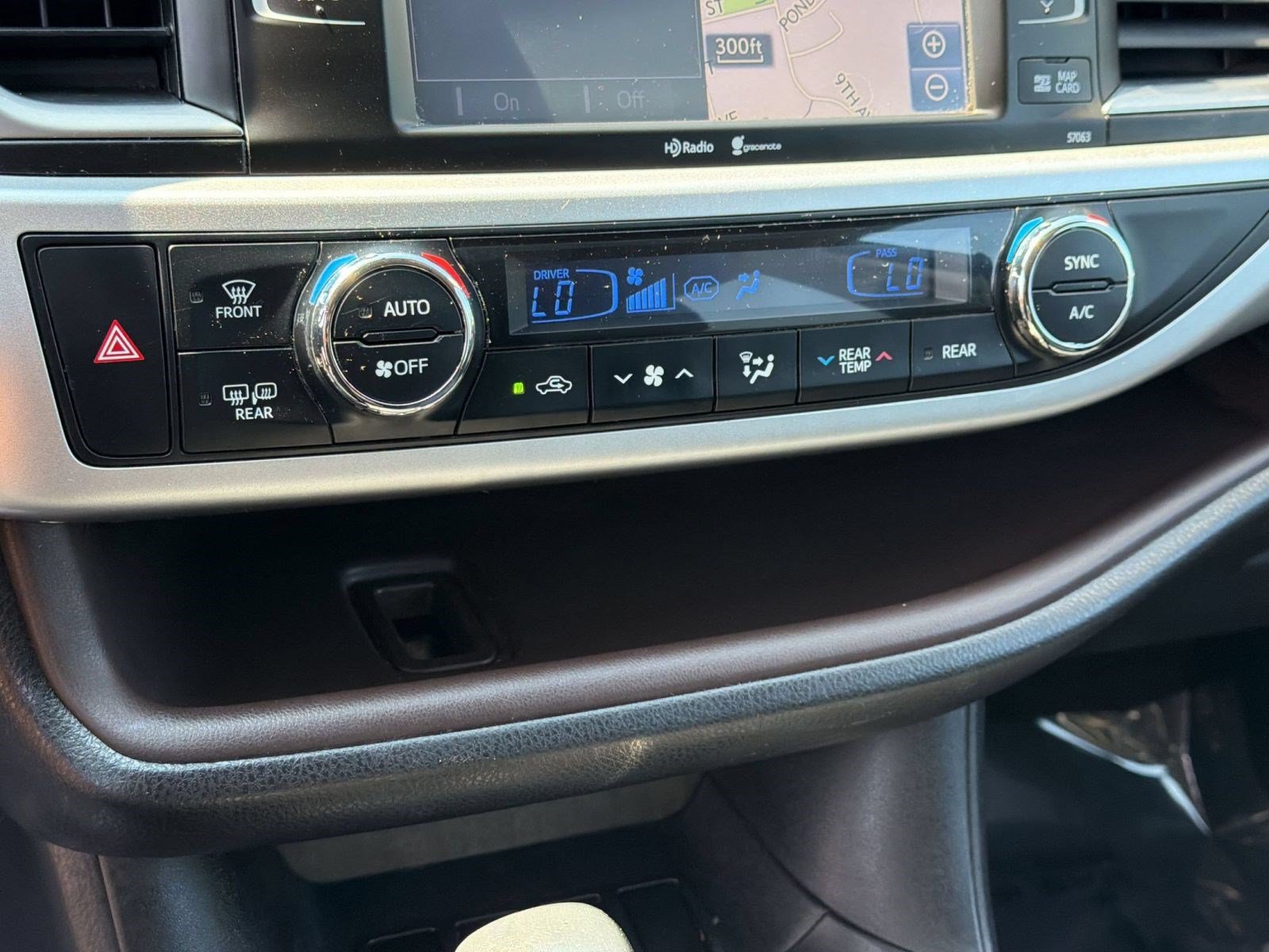Used 2015 Toyota Highlander XLE FWD image 18