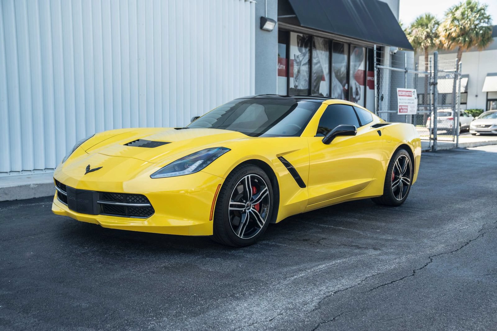 Used 2017 Chevrolet Corvette Stingray Coupe w/ 1LT RWD image 4