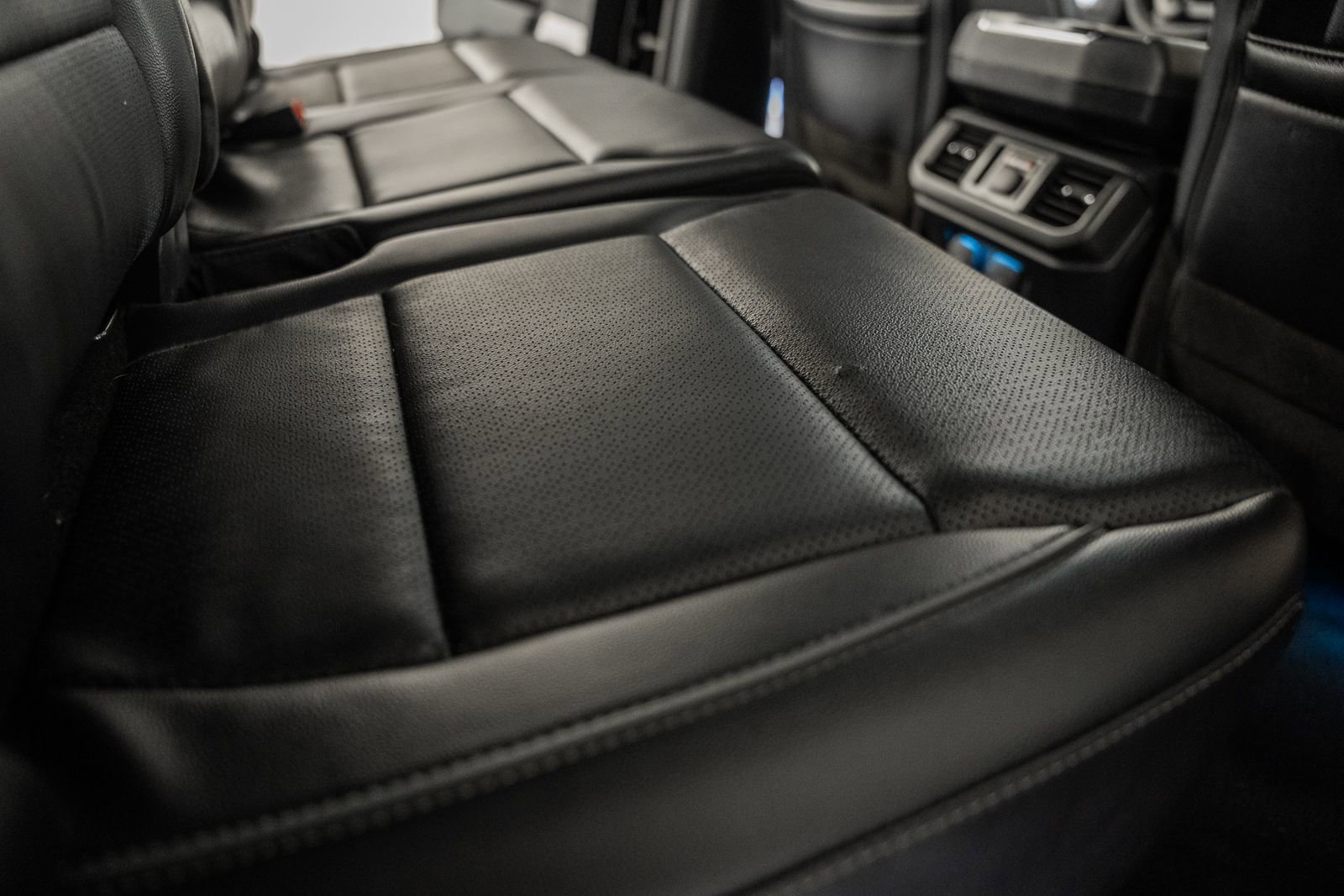 Certified 2025 Ford F150 Lariat w/ Equipment Group 502A High image 40