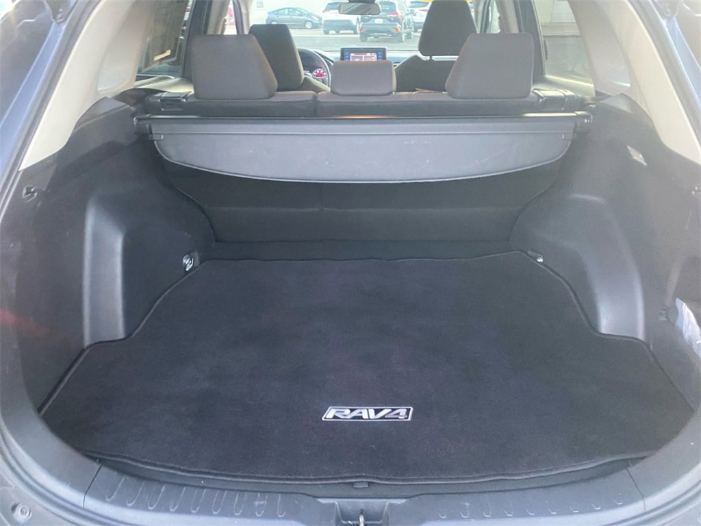Used 2019 Toyota RAV4 LE image 29