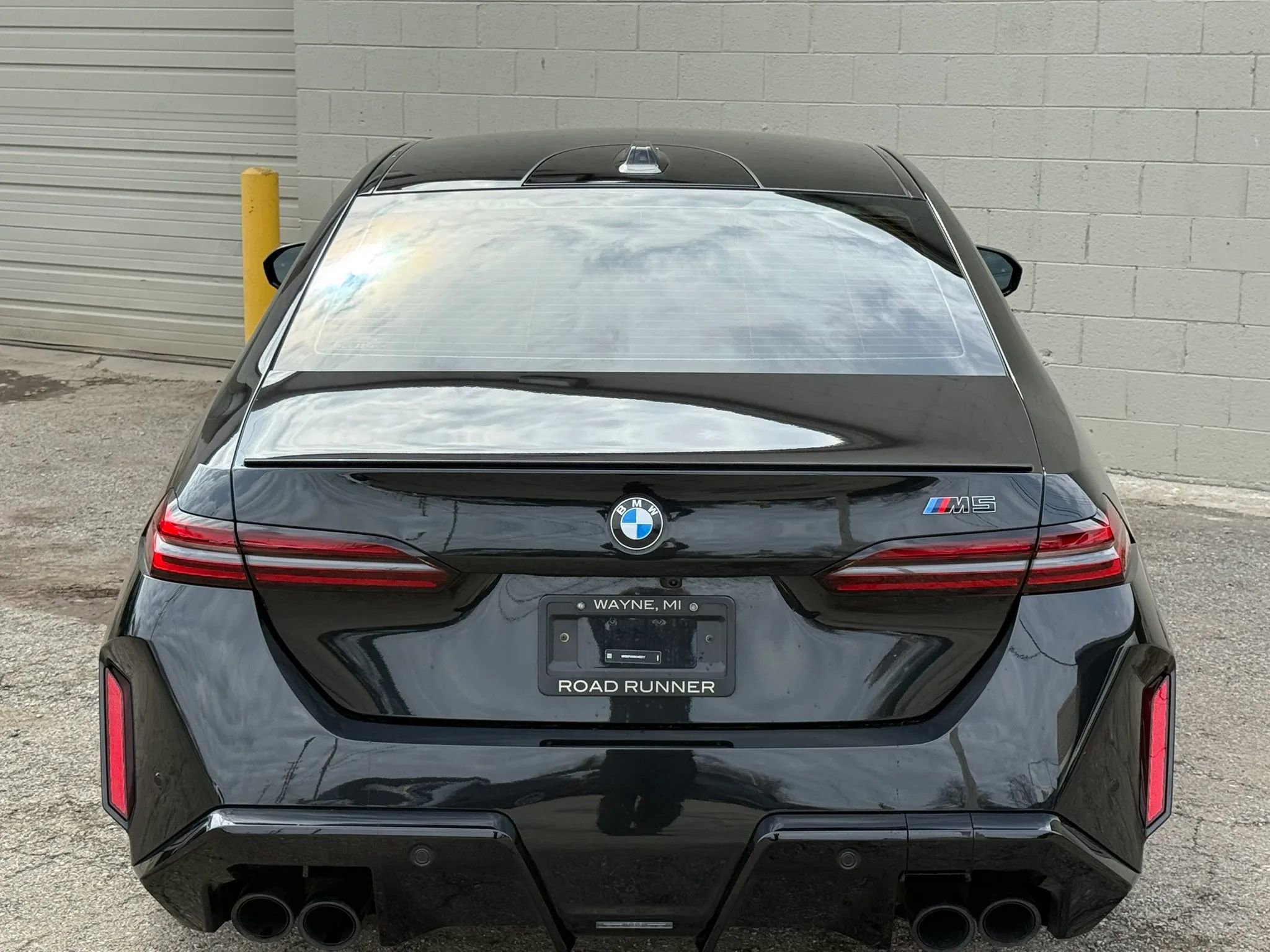 Used 2025 BMW M5 Sedan 4D w/ Executive Package image 18