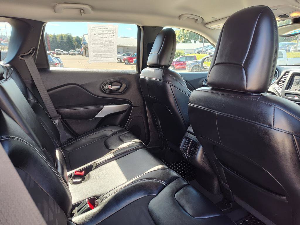 Used 2022 Jeep Cherokee Latitude w/ Trailer Tow Group AWD/4WD image 17