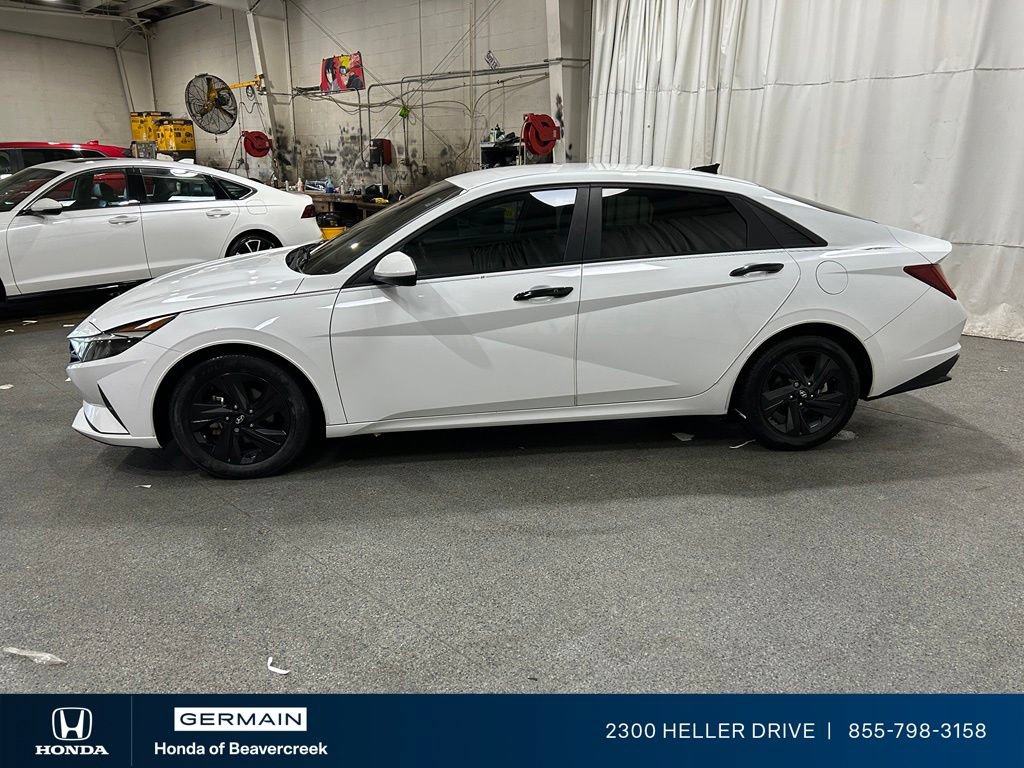 Used 2023 Hyundai Elantra Blue FWD image 5