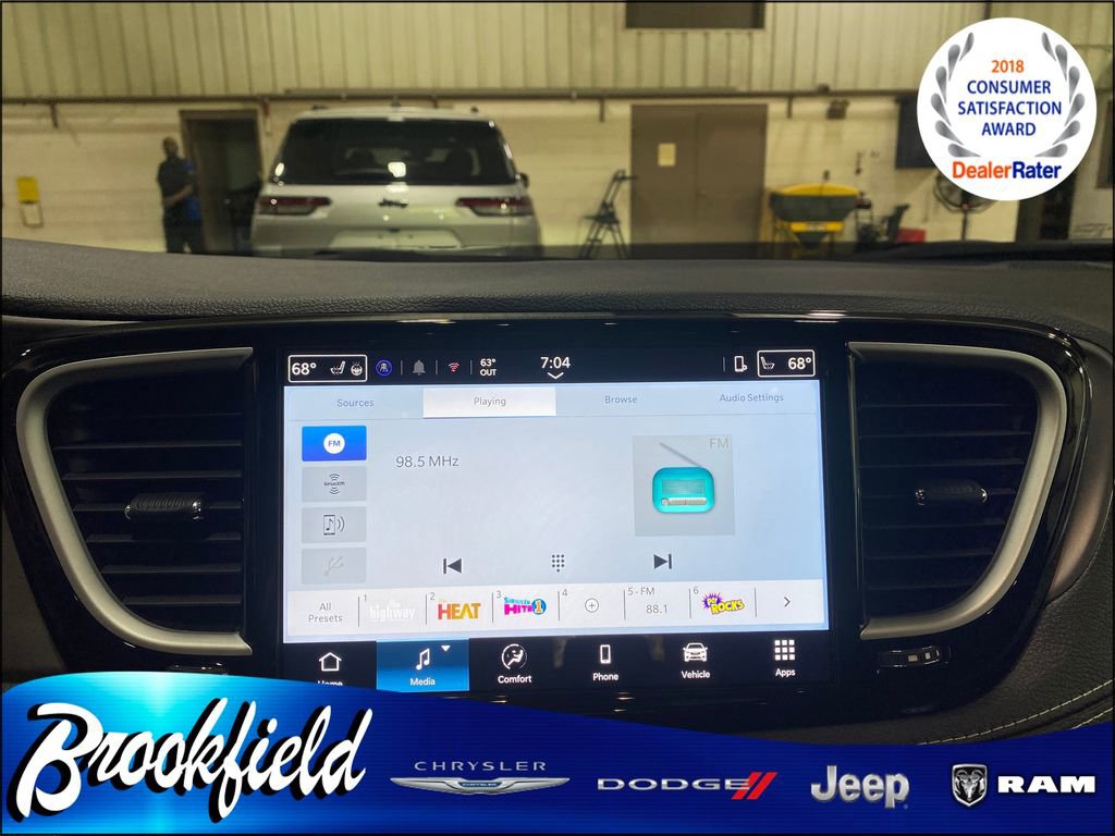 New 2026 Chrysler Pacifica Select image 19