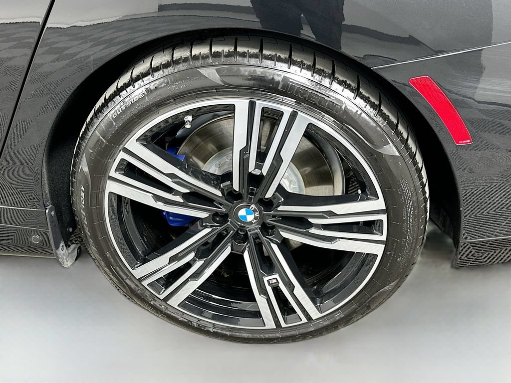 Used 2025 BMW i7 xDrive60 w/ Executive Package AWD/4WD image 31