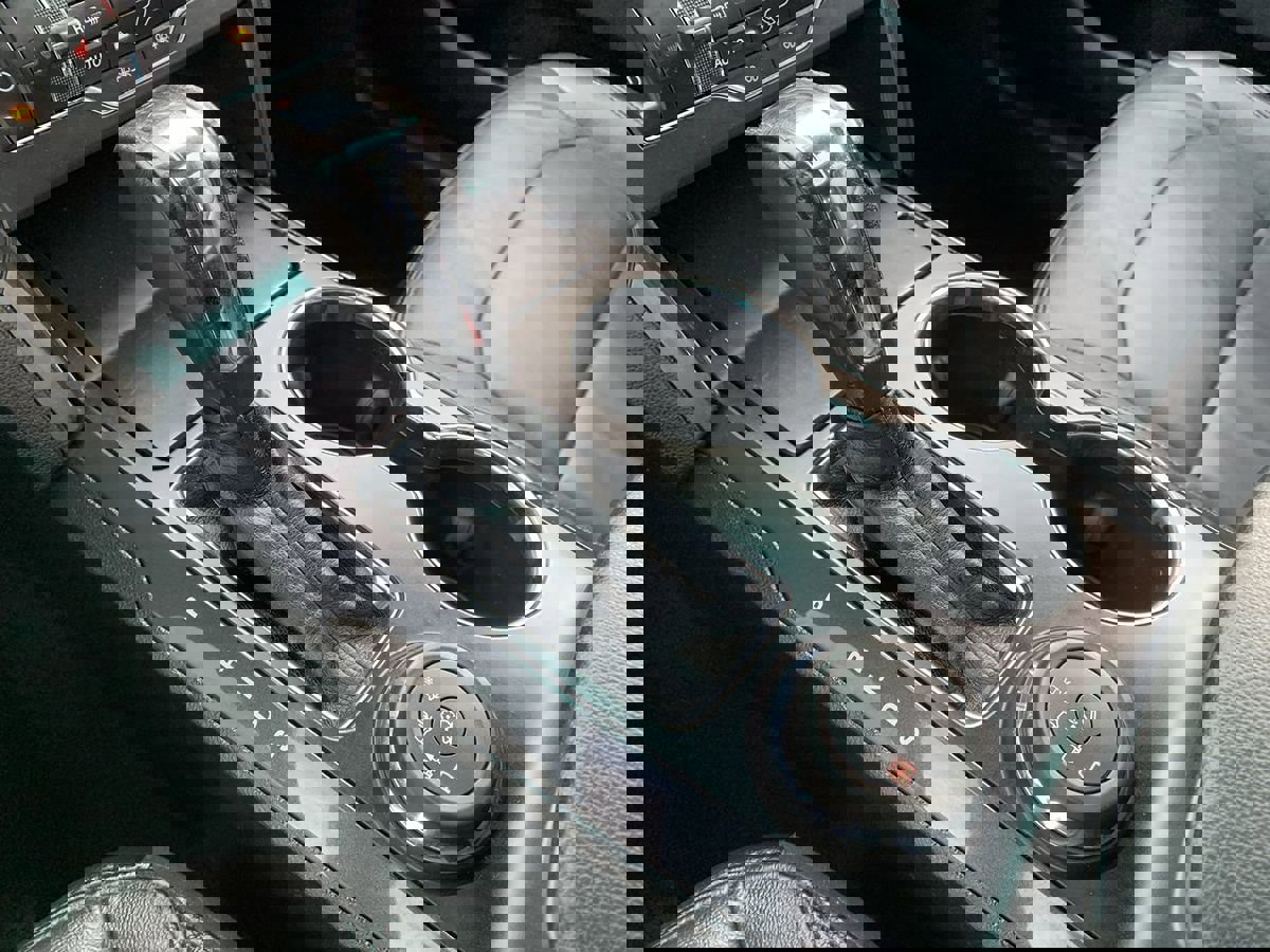 Used 2017 Ford Explorer XLT w/ Equipment Group 202A AWD/4WD image 27