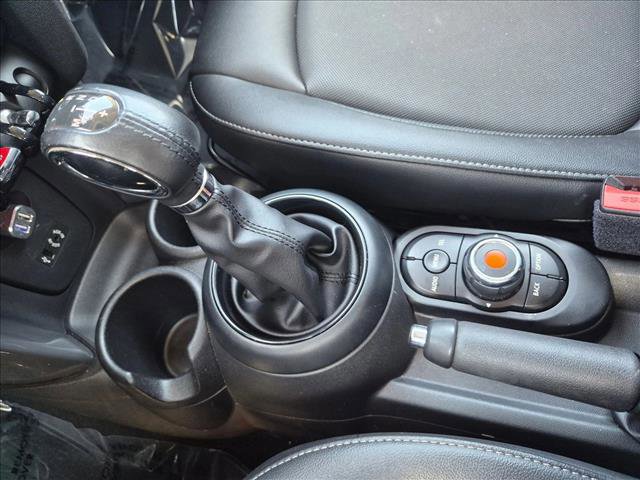 Used 2018 MINI Cooper 4-Door Hardtop FWD image 14