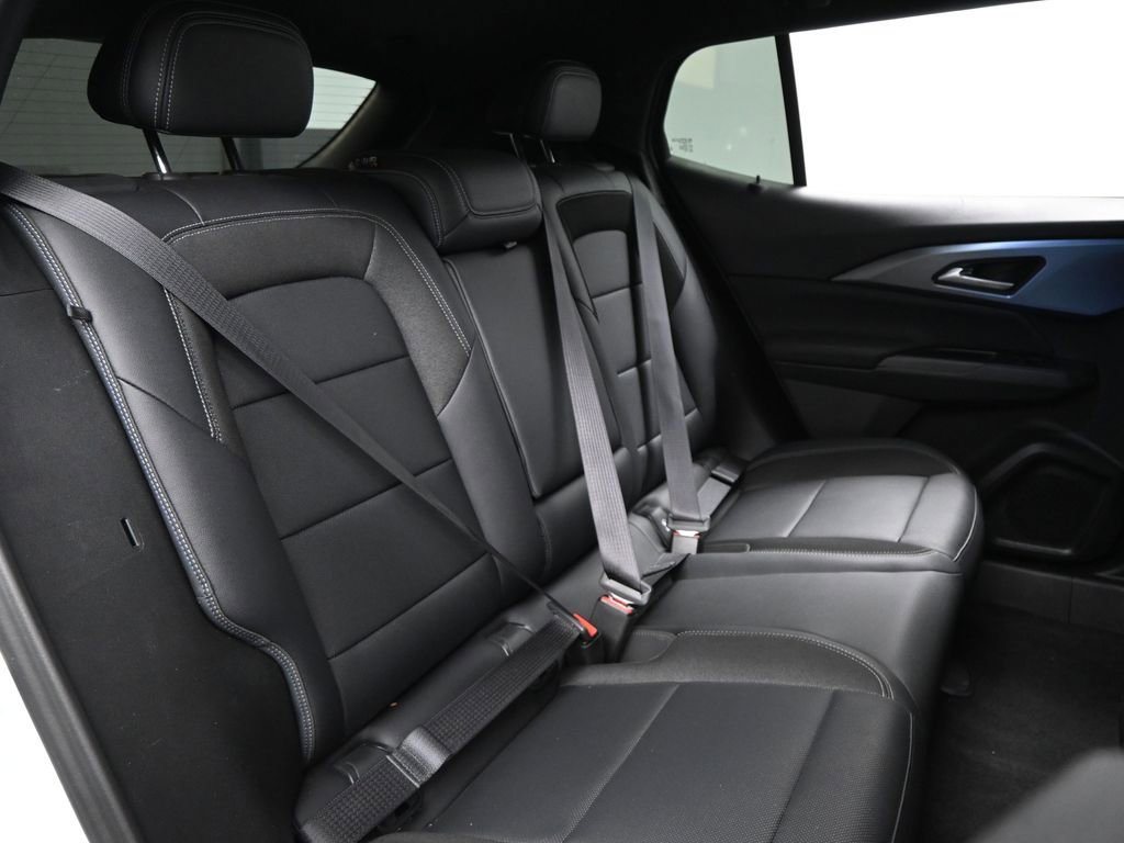 Used 2025 Chevrolet Equinox EV LT w/ Convenience Package image 11